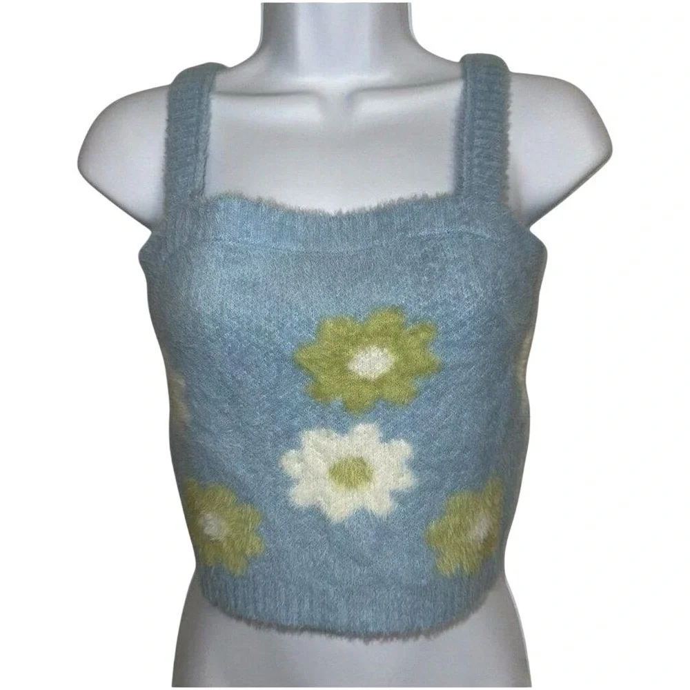 KENDALL‎ & KYLIE Pacsun Baby Blue Fuzzy Floral Crop Top NWT Size Medium - Picture 2 of 6